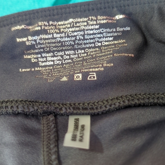 Avia Women Running Shorts Size S Reflective Gray/Dark Gray Double Layer MW NWOT - Picture 4 of 10